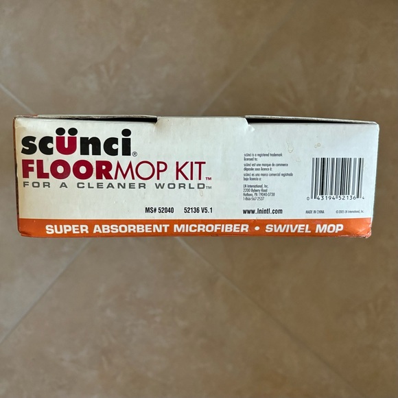 NIB Scunci Floor Mop Kit w/Microfiber Pads - Picture 5 of 7